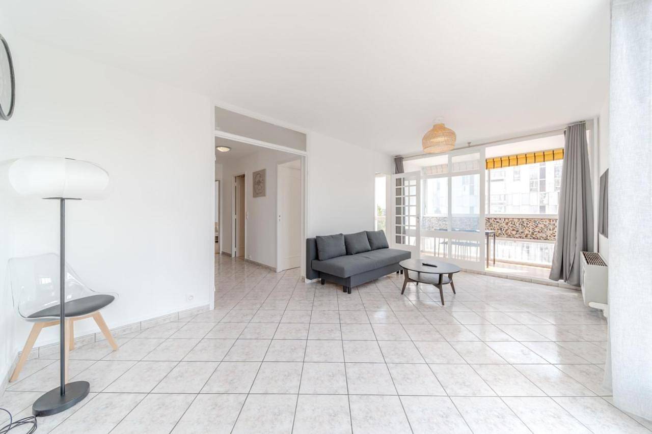 Appartement entier, Spacious Apartment for 8 People - Bron Grand Clement in Bron, Lyon et ses environs