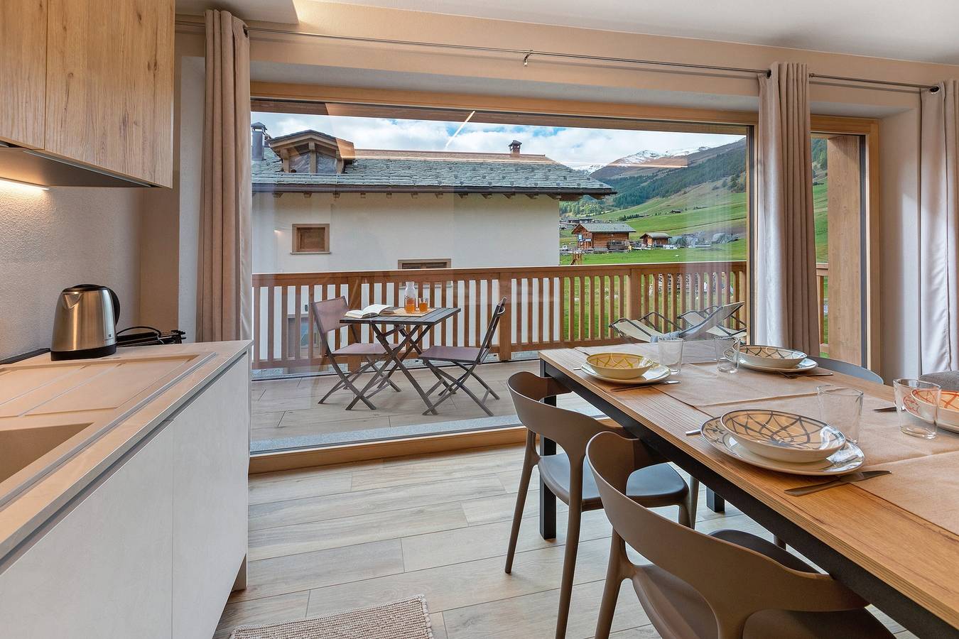 Ganze Wohnung, Ferienwohnung 'Sbuffo Livigno' mit Bergblick, privater Terrasse und Wlan in Livigno, Veltlin