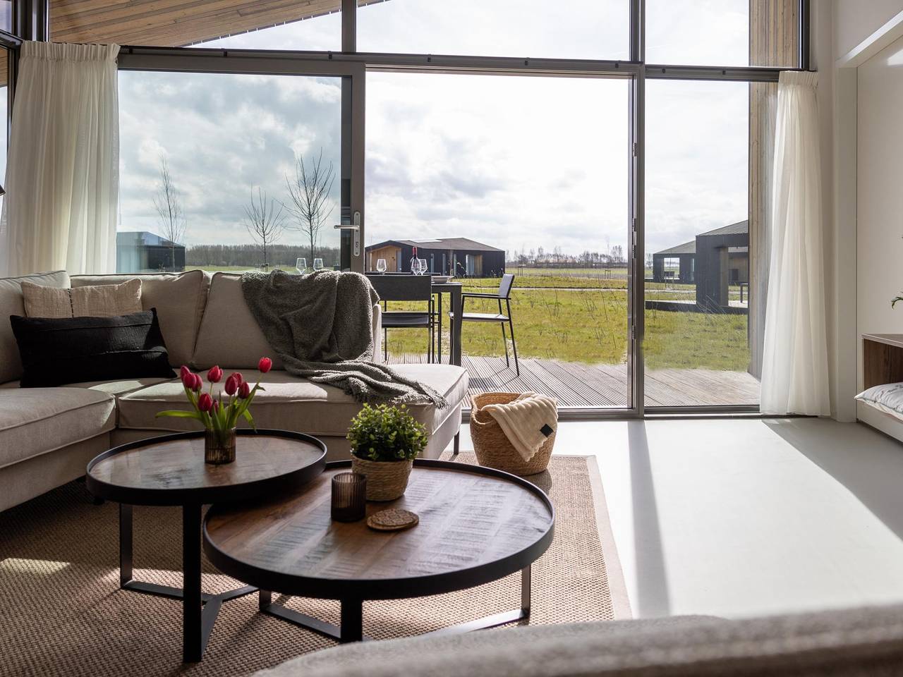 Ferienhaus mit Terrasse und weitem Blick in Wissenkerke, Zeeuwse Kust