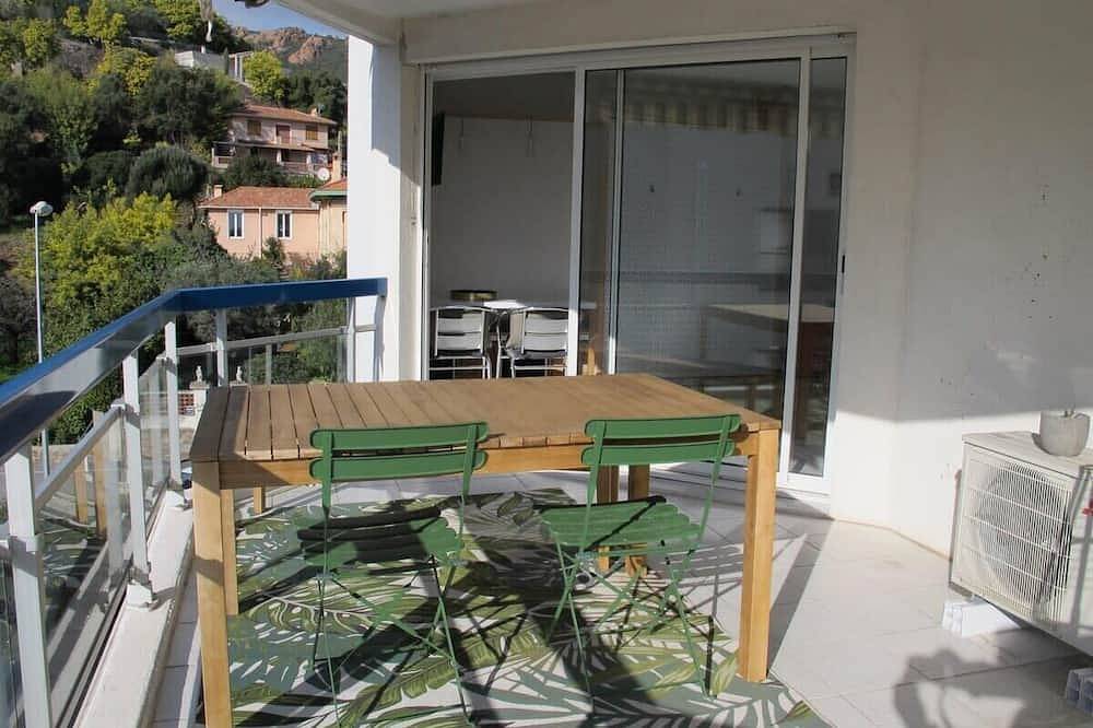 Ganze Wohnung, Superbe appartement studio cabine au bord de la plage in Agay, Saint-Raphaël