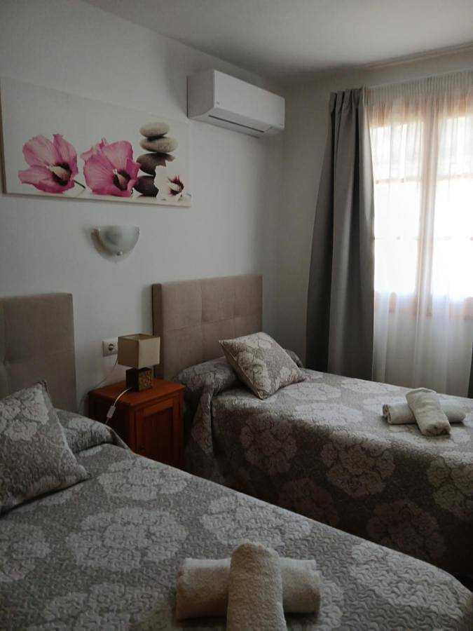 Location de vacances pour 5 personnes, avec piscine ainsi que jardin et vue, animaux acceptés à Cala Morell - 2