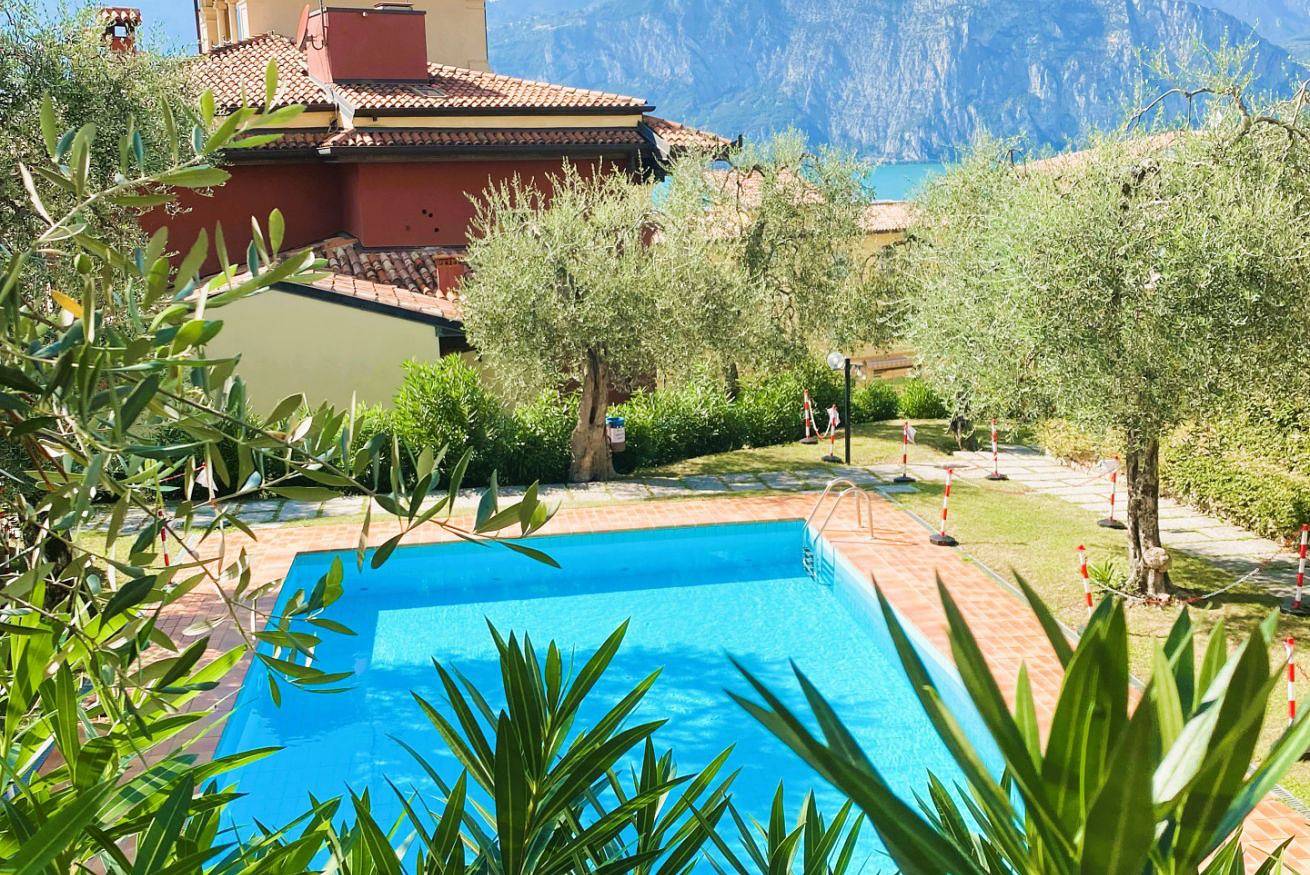 Ganze Wohnung, Ferienwohnung für 2 Personen mit Pool in Brenzone, Gardasee-Berge