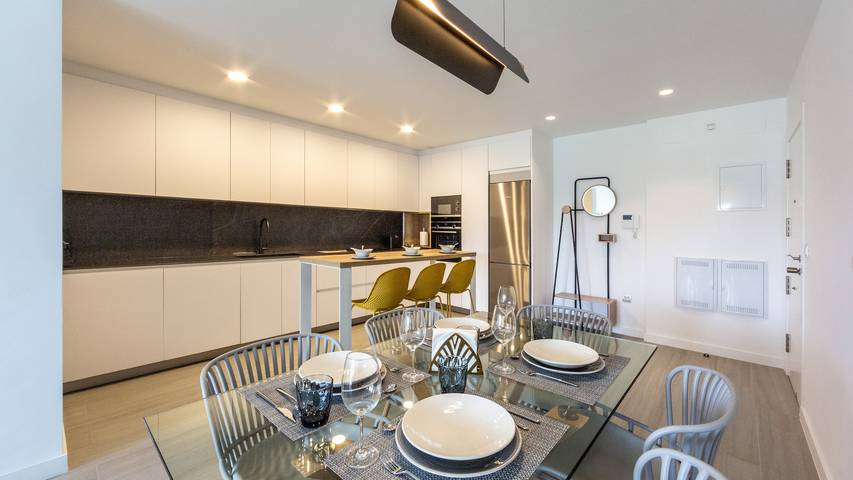 Gîte pour 8 personnes, avec vue et terrasse, adapté aux familles à Motril - 2