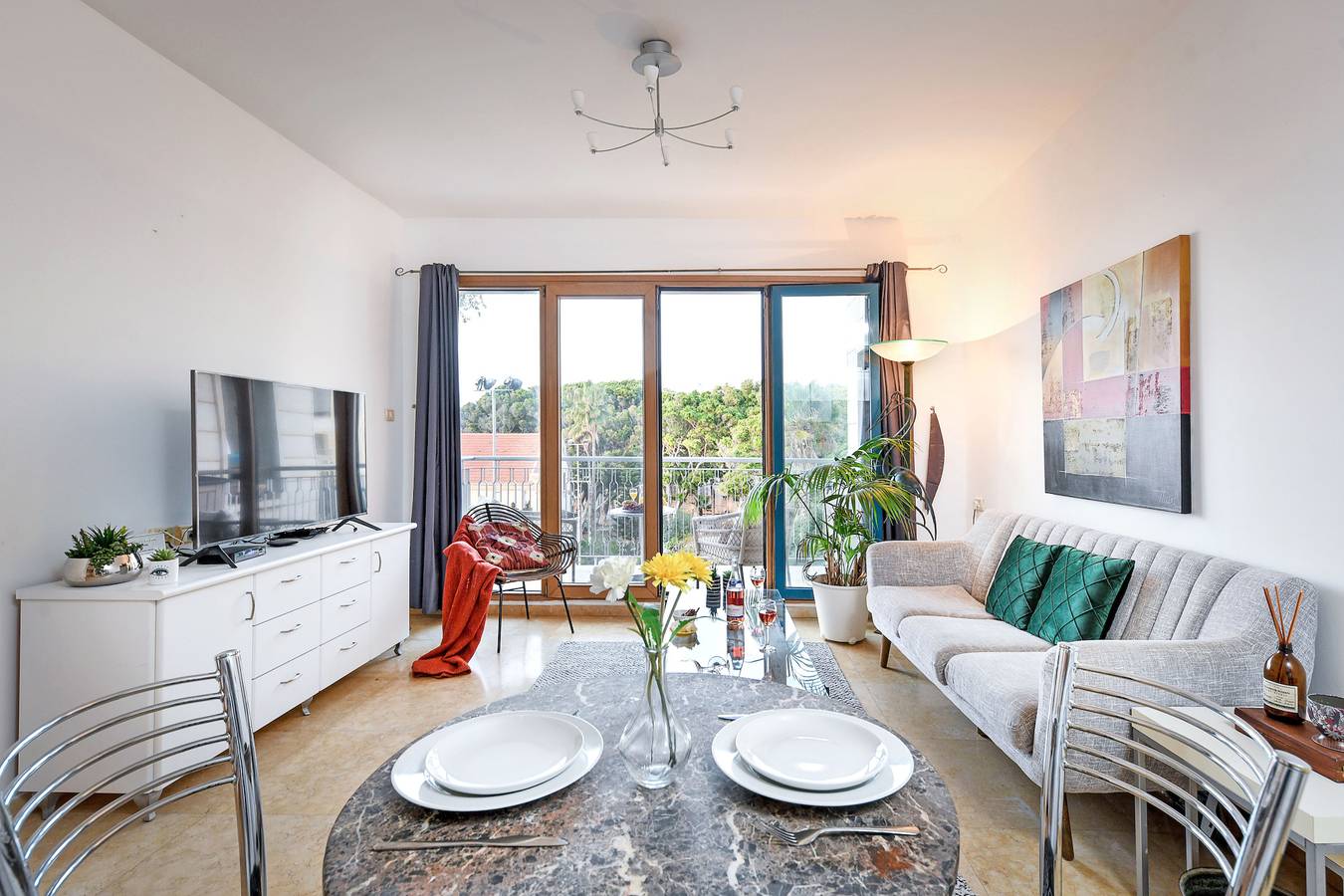 Appartement entier, Deluxe 2Br Apt w Pool in Historical Jaffa in Tel Aviv, District de Tel Aviv