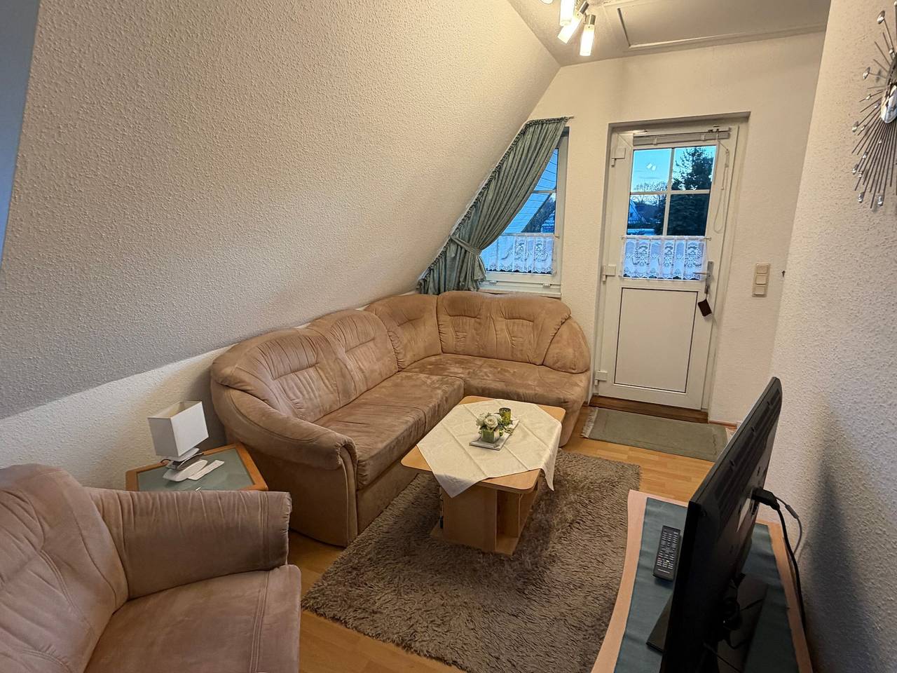Ganze Wohnung, Apartment „2-Raum-Ferienwohnung mit Balkon 1“ mit gemeinsamer Terrasse, Garten & Wlan in Sahlenburg, Cuxhaven