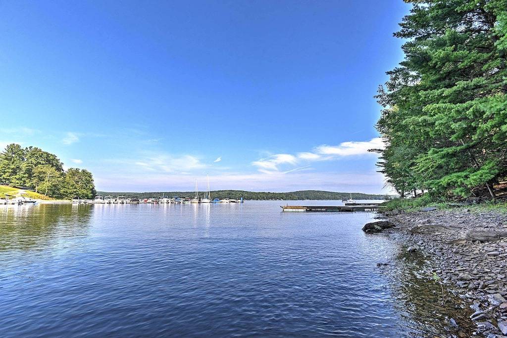Ruhiges 3Br-Haus mit Deck in der Nähe des Lake Wallenpaupack! in Lake Wallenpaupack