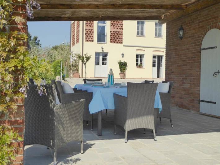 Casa vacanza per 8 persone, con Idromassaggio e Terrazza nonché Giardino e Piscina a Altopascio