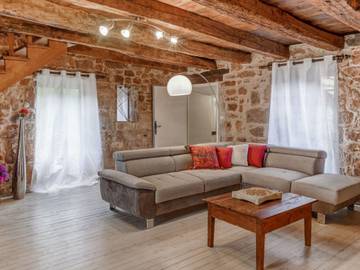 Gîte pour 4 personnes, avec piscine et jardin à Teillots