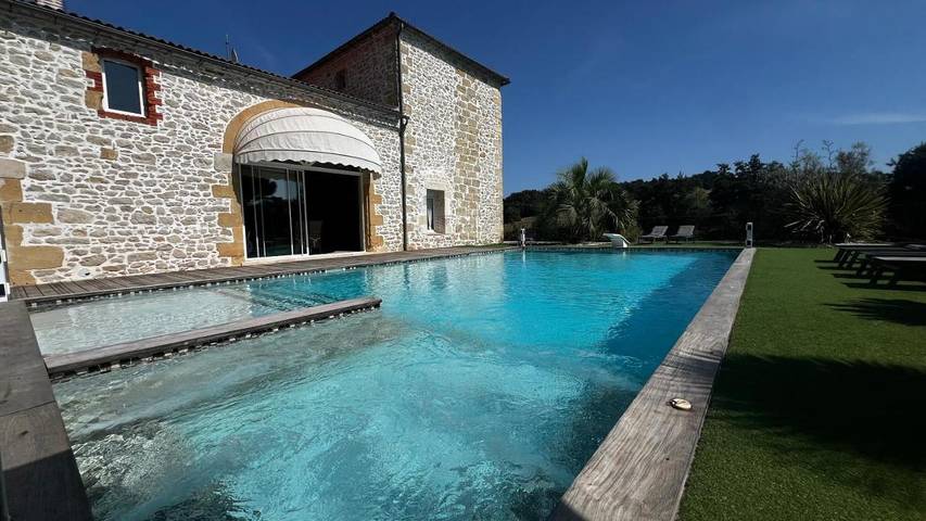 Location de vacances pour 15 personnes, avec piscine et vue ainsi que jardin et bassin pour enfant, animaux acceptés dans Saint-Michel-de-Lapujade - 2