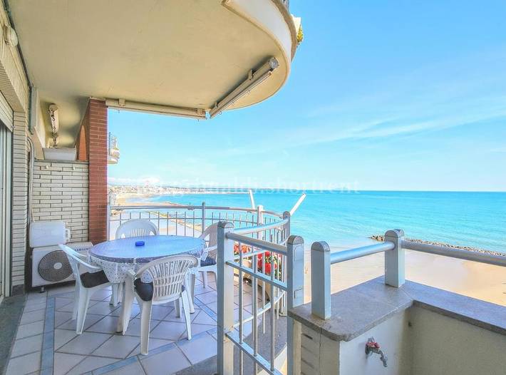 Appartamento per 4 persone, con Balcone e Terrazza nonché Panorama a Nettuno