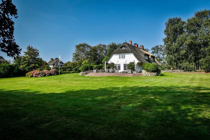 Diese Doppelhaushälfte ist ca. 130 m² groß und bietet zwei Personen Platz. in Keitum, Sylt (Gemeinde)