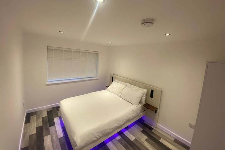 Appartement entier, Spacious 1-Bed Apartment - Sleeps 2 & Parking in Truro, Cornouailles