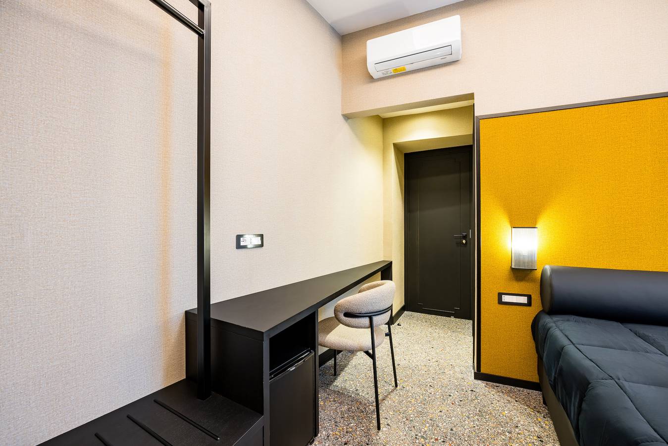 Giallo Napoli in Napoli, Napoli e dintorni