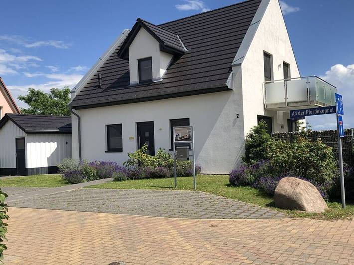 Ferienhaus für 6 Personen, mit Garten und Pool sowie Whirlpool und Sauna in Göhren-Lebbin - 2