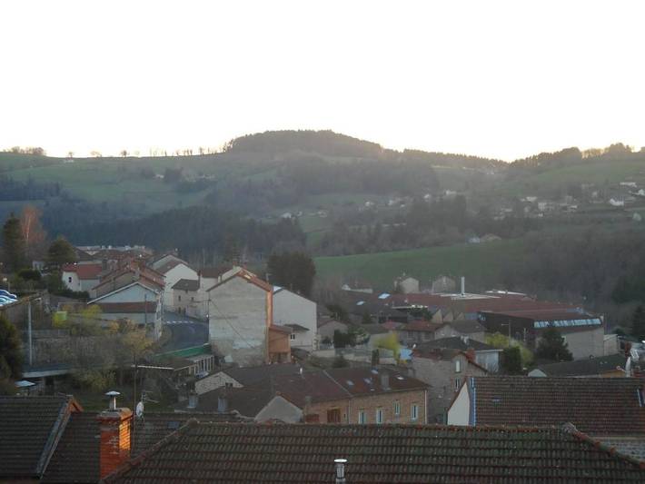 Gîte pour 4 personnes, avec vue à Cours-la-Ville - 3