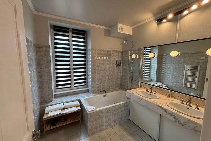Ganze Wohnung, Tyyann 3: A 30-square-meter studio equipped with a kitchenette and a bathroom in Plancoët, Dinan und Umgebung