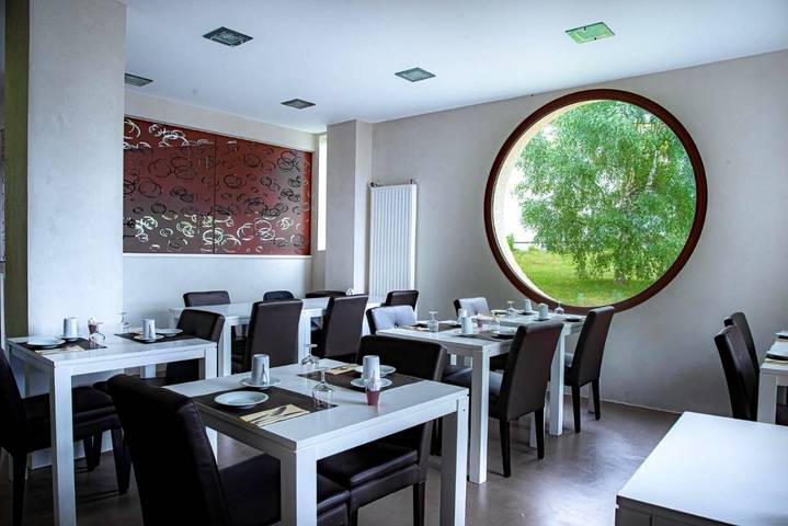 Hôtel pour 3 personnes, avec jardin et terrasse à Saint-Chély-d'Apcher - 2