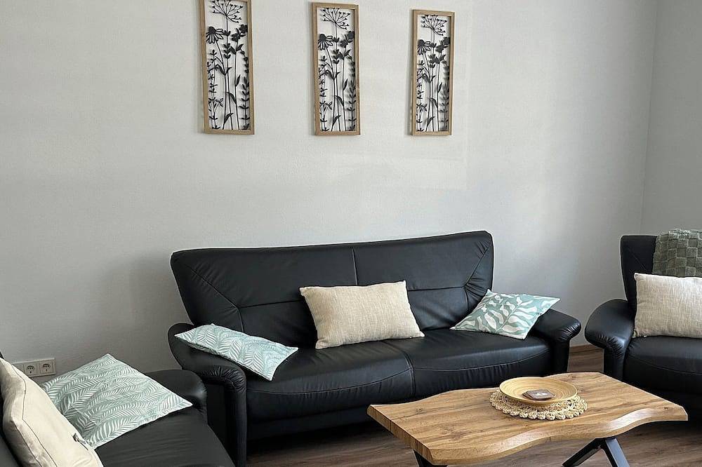Ganze Wohnung, Komplett renovierte, moderne Ferienwohnung mit Wintergarten und Terasse. in Kirn, Landkreis Bad Kreuznach