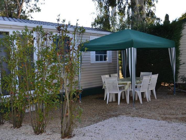 Camping für 6 Personen, mit Terrasse und Kinderpool in La Londe-les-Maures