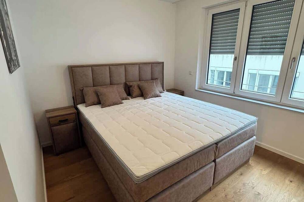 Ganze Wohnung, Neue geräumige Luxuswohnung am Rathausplatz in Augsburg-Innenstadt, Augsburg