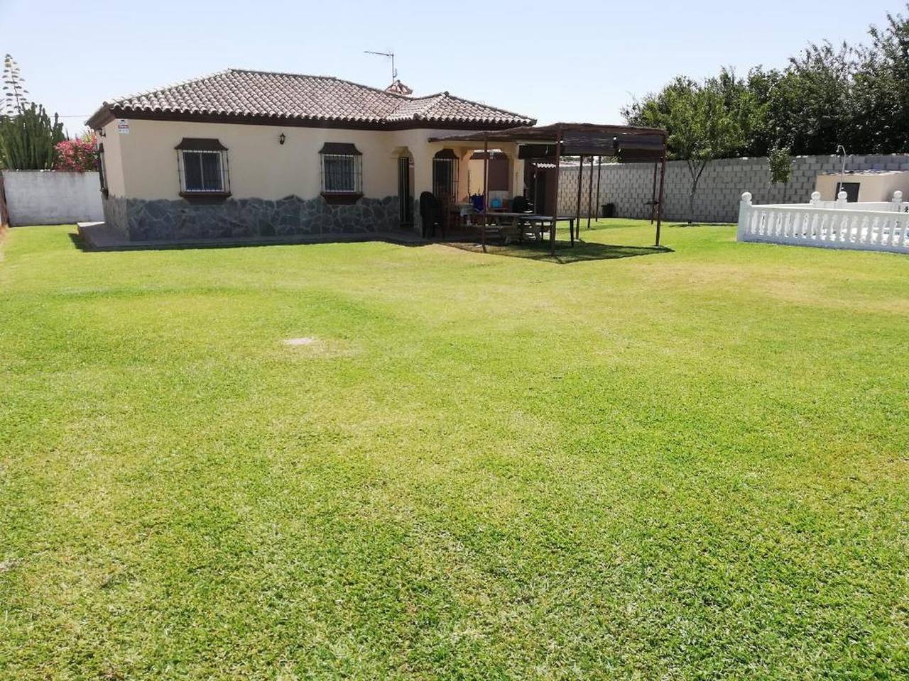 Chalé 'Tu Limonero' com piscina privada, Wi-Fi e ar condicionado in Pago del Humo, Chiclana de la Frontera