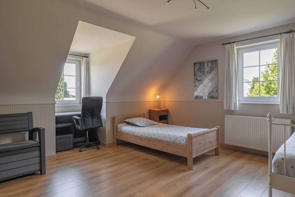 Villa De Ruiter / Waasmunster in Waasmunster, Oost-Vlaanderen
