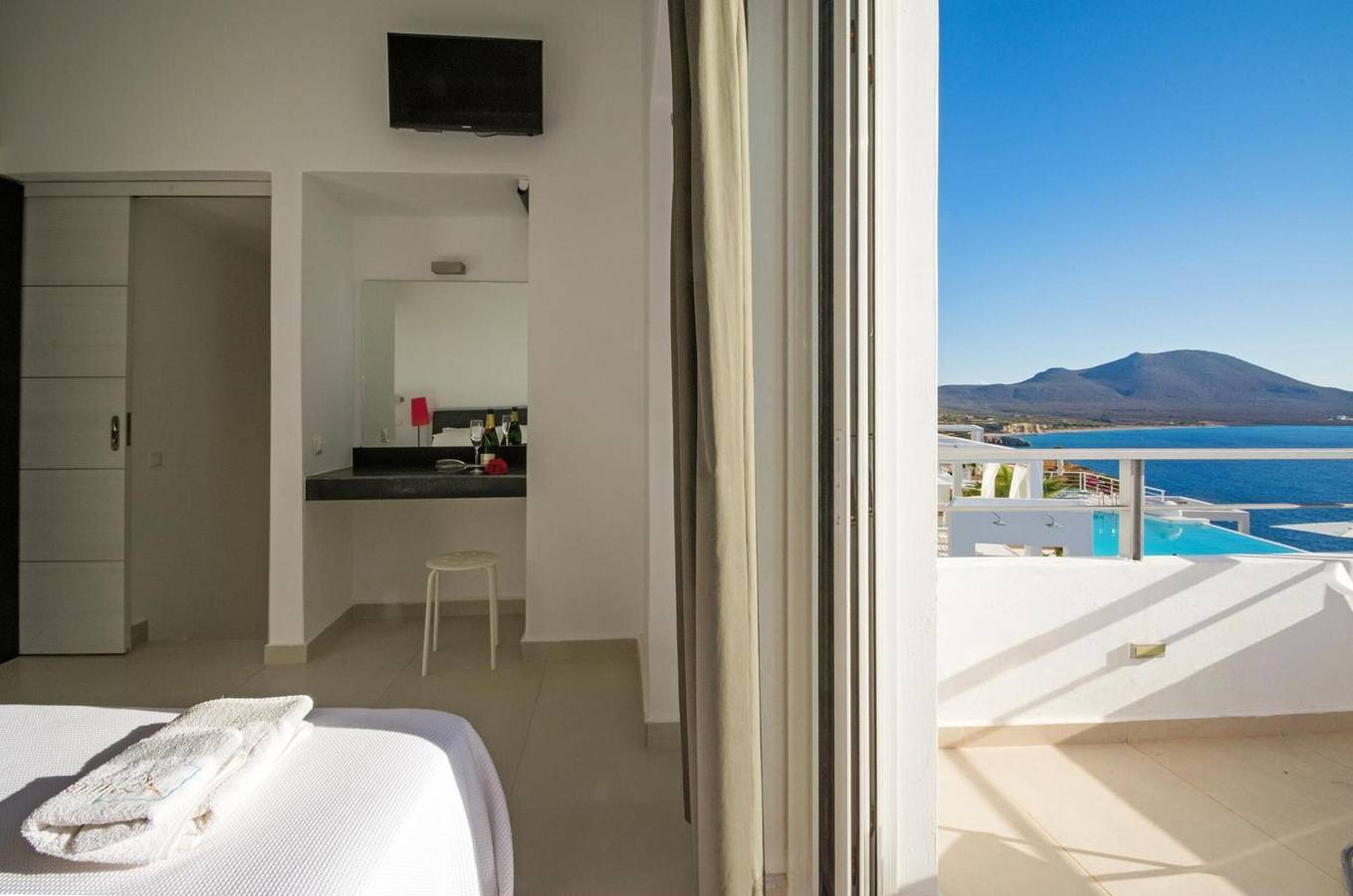 Landhuis 'Kaladi Rock Avlemonas' met Uitzicht op Zee, foto 8