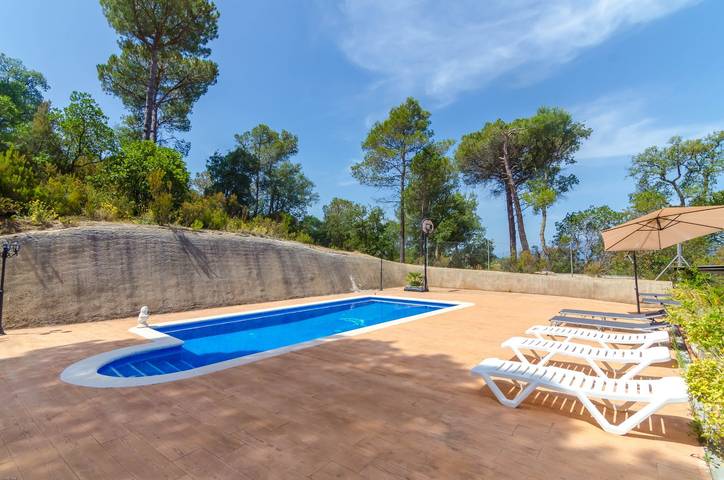 Chalet para 6 personas, con terraza, Se admiten mascotas en Selva - 2