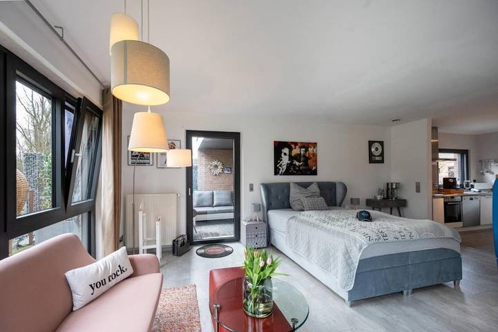 Ferienwohnung für 2 Personen, mit Terrasse und Garten sowie Seeblick und Ausblick in Oldenburg
