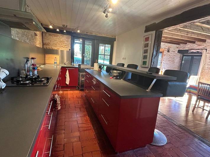 Gîte pour 8 personnes, avec terrasse et jardin à Nanteuil-en-Vallée - 4