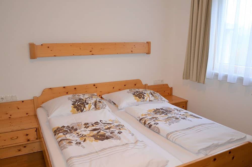 Lovely apartment in villa for 3 guests with Wifi, Tv, balcony, pets allowed and panoramic view in Sankt Anton am Arlberg, Arlberg