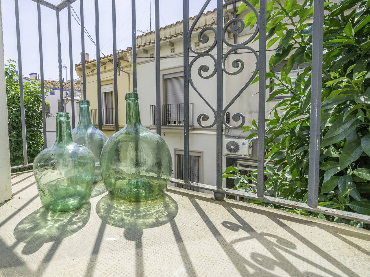 Beachside Villa in Calella for 7 with Terrace, Wifi, and Washer in Calella, Costa del Maresme