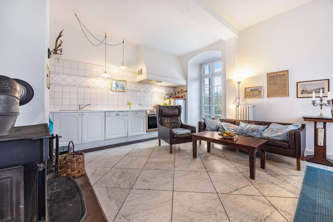 Entire apartment, Holiday flat 'Apartment Burggarten' with dream view and terrace in Trendelburg, Hessisches Bergland