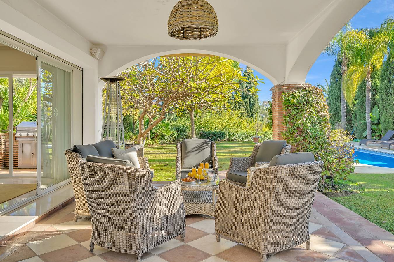 Villa La Quinta - 5 Bedroom Villa with Heated Pool in El Castillo de la Heredia, Benahavís