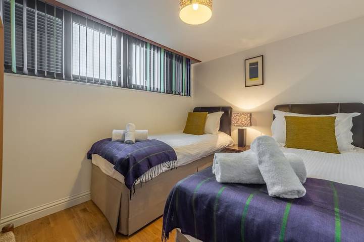 Ganze Wohnung, Ein luxuriöses Apartment mit 2 Schlafzimmern in einem umgebauten, denkmalgeschützten Gebäude. in Hayle, Cornwall