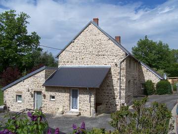 Gîte pour 2 personnes, avec jardin dans le Puy-de-Dôme