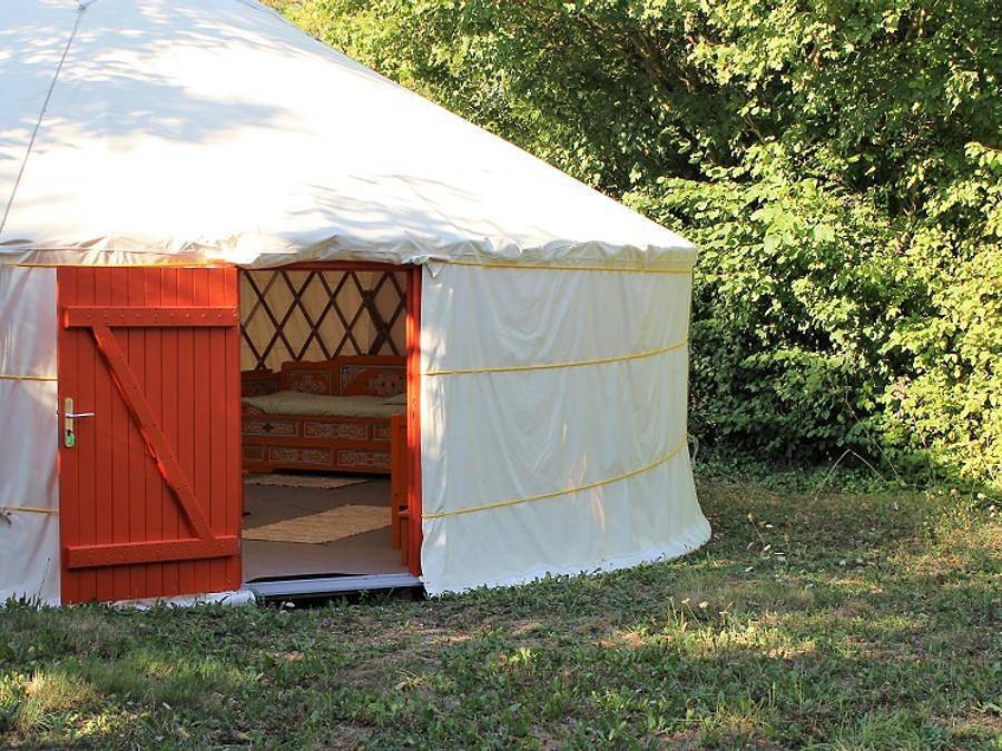 Flower Camping Des Lacs - Alojamiento 6 personas - Yurta 50m2 (6pers) (sin instalaciones sanitarias) in Pressignac, Parque Natural Regional Périgord-Limousin