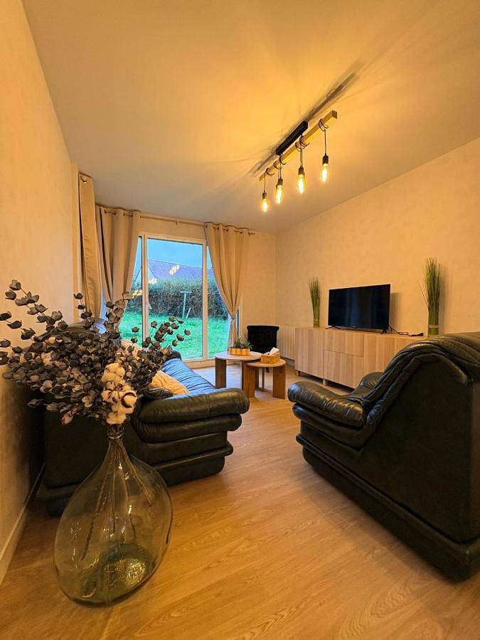 Location de vacances pour 6 personnes, avec Terrasse et Jardin à Guimaëc