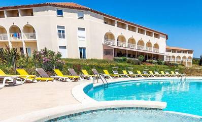 Gîte pour 4 personnes, avec jardin ainsi que piscine et vue dans Circuit Paul-Ricard