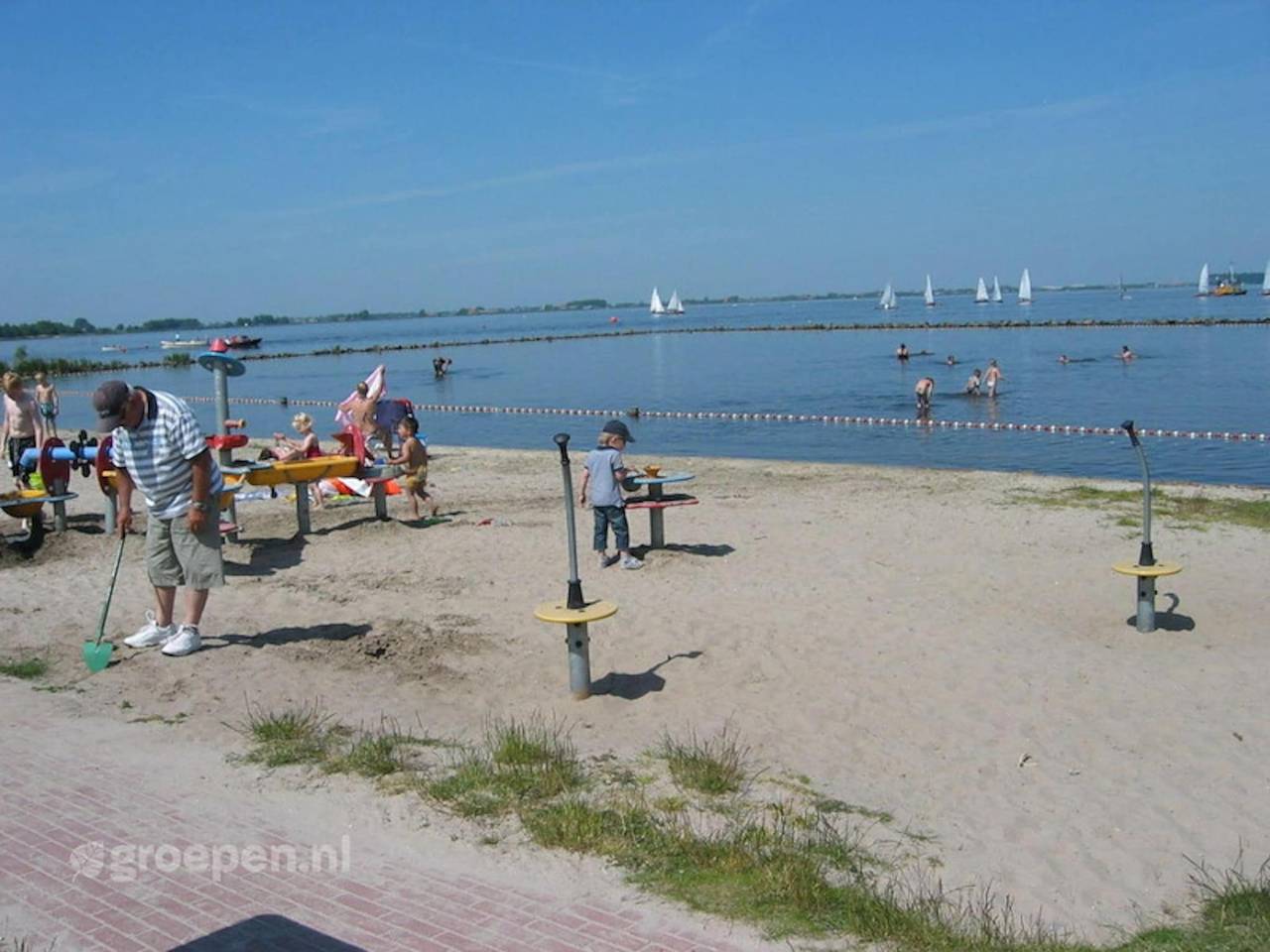 Villa am Slotermeer mit Strandzugang in Balk, Ijsselmeer