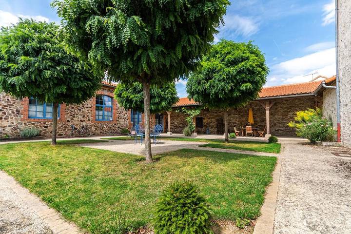 Chambre d’hôte pour 4 personnes, avec piscine et jardin dans Montaigu-Vendée - 2