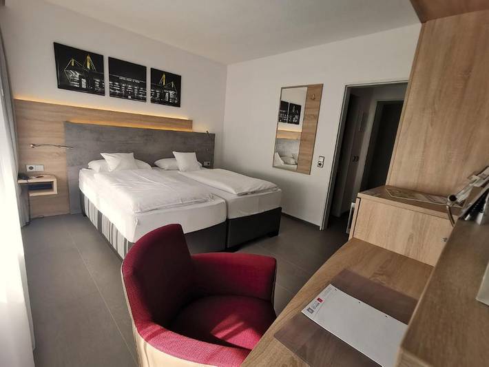 Hotel für 4 Personen, mit Garten und Sauna sowie Pool, mit Haustier in Dortmund