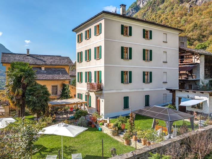 Ferienwohnung für 8 Personen, mit Garten, mit Haustier in Bregaglia