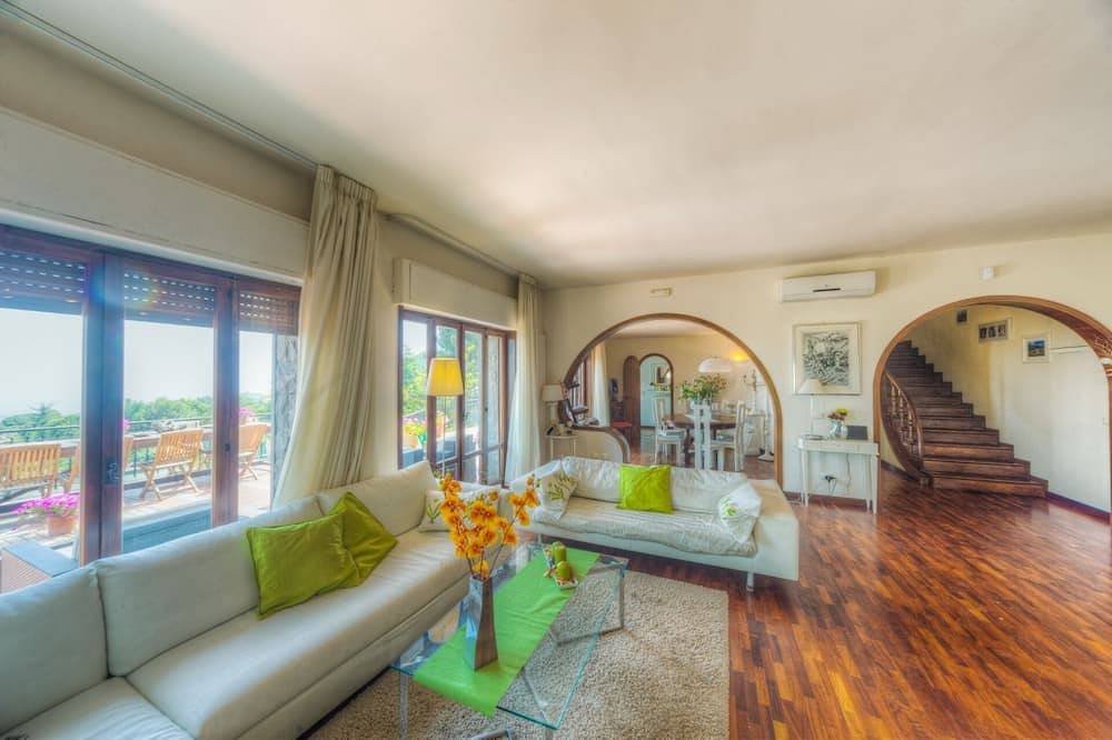 Etna Home luxury villa in Nicolosi, Mount Etna