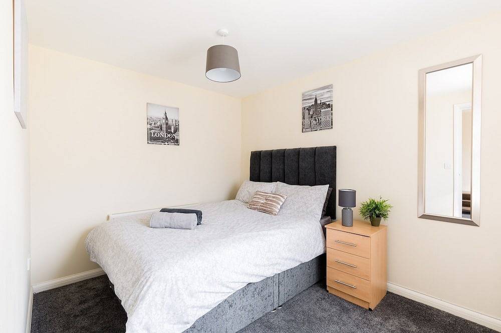 5 bed house with free parking in quiet location in Wolverhampton, Birmingham y alrededores