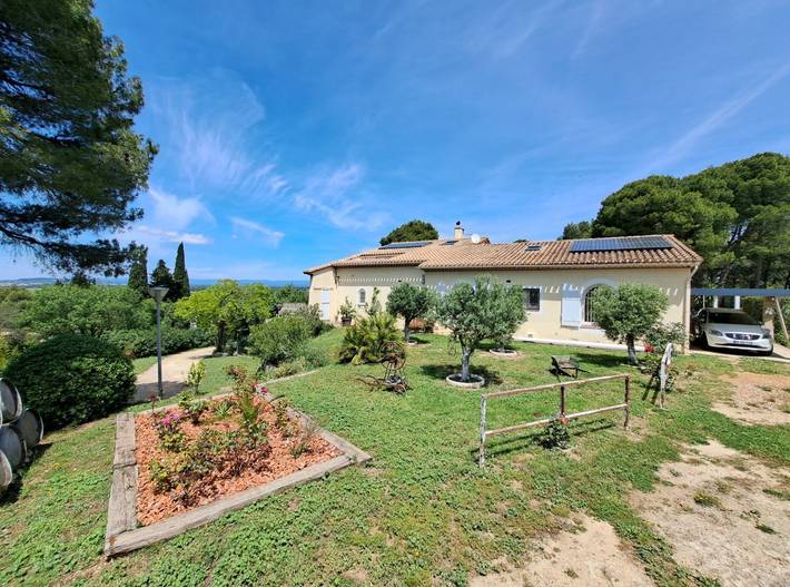 Location de vacances pour 2 personnes, avec terrasse ainsi que jardin et piscine dans l' Aude - 2