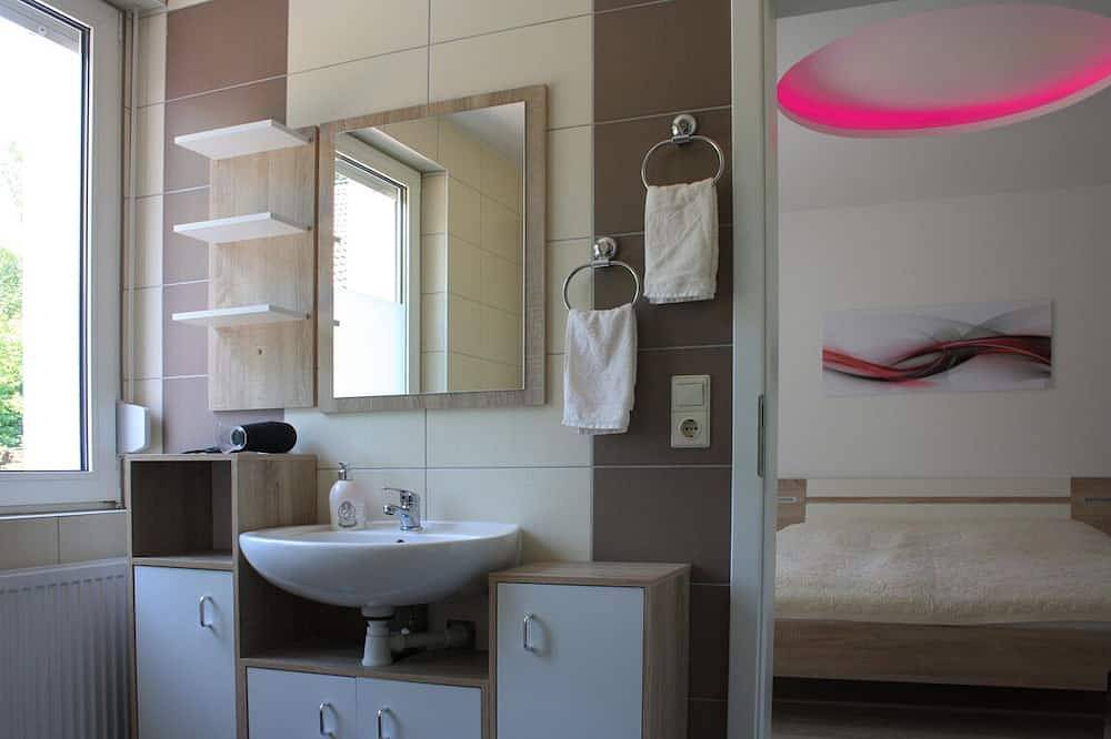 Entire apartment, Salt apartment butterfly between forest & lake in Bad Saarow, Dahme-Seengebiet