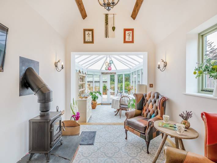 Glamping for 2 people, with garden in West Midlands