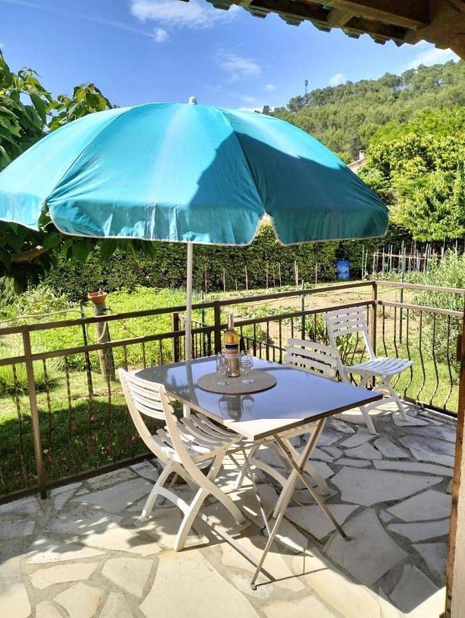 Location de vacances pour 3 personnes, avec jardin et piscine à Carnoules - 3