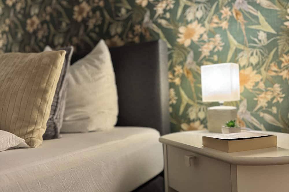 Ganze Wohnung, Grüne Oase in Weikersheim, Zentrum nahe in sehr ruhiger Lage. in Weikersheim, Taubertal